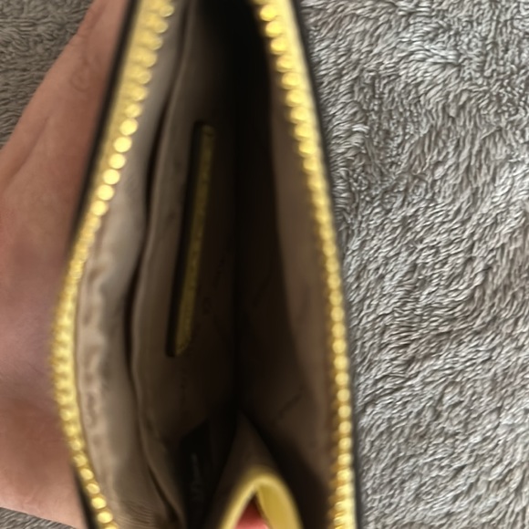 michael kors little wallet - Picture 4 of 7